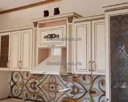 угловая кухня с островом Анна